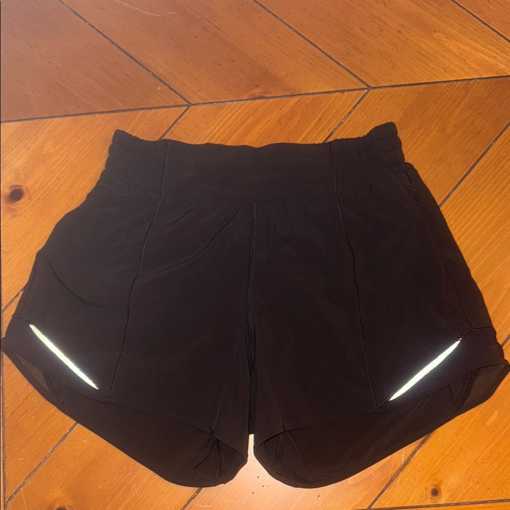 Lululemon High-Rise Hotty Hot 4” Shorts